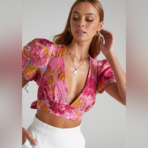 NWT BRAILEY TOP - PUFF SLEEVE CROP TOP IN PINK JACQUARD SZ 8 US 🩷✨✨🔥🔥 - Picture 4 of 8